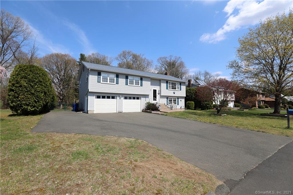 27 Broadleaf Circle Windsor CT 06095