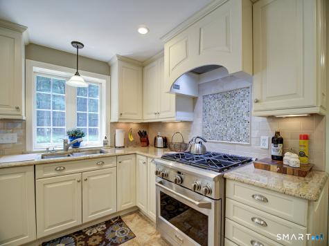 19 East Ridge Court Cheshire CT 06410