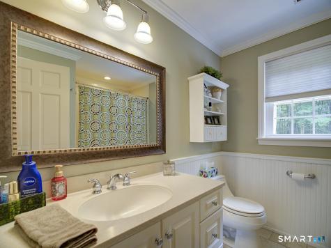 19 East Ridge Court Cheshire CT 06410