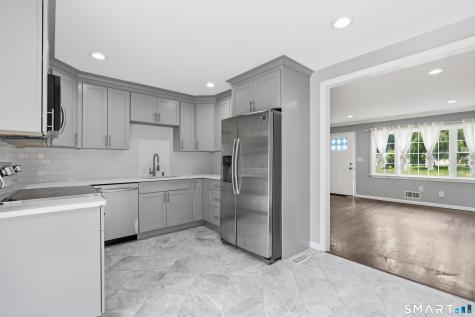 24 Annette Place Middletown CT 06457