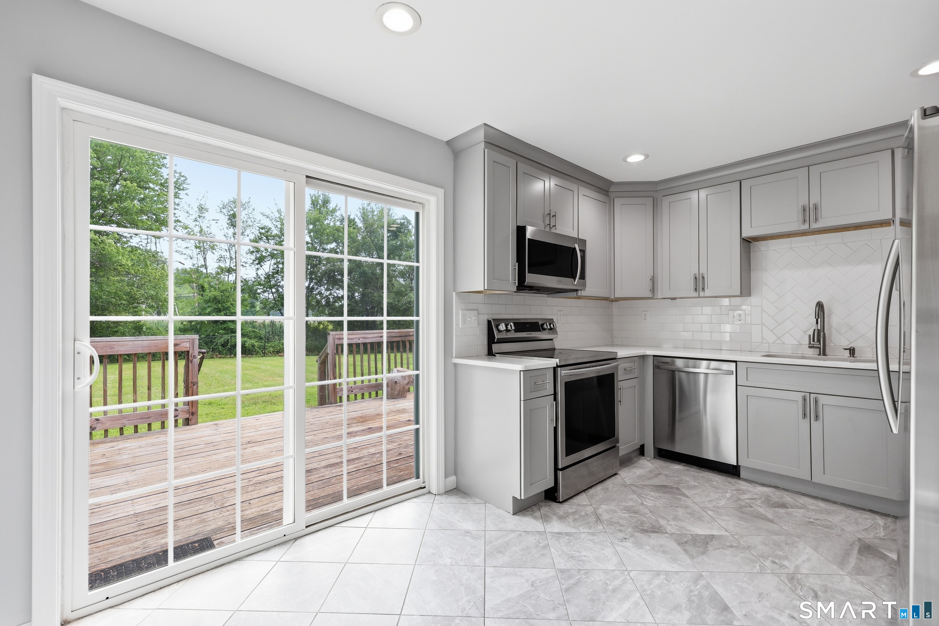 24 Annette Place Middletown CT 06457