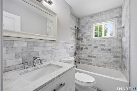 24 Annette Place Middletown CT 06457