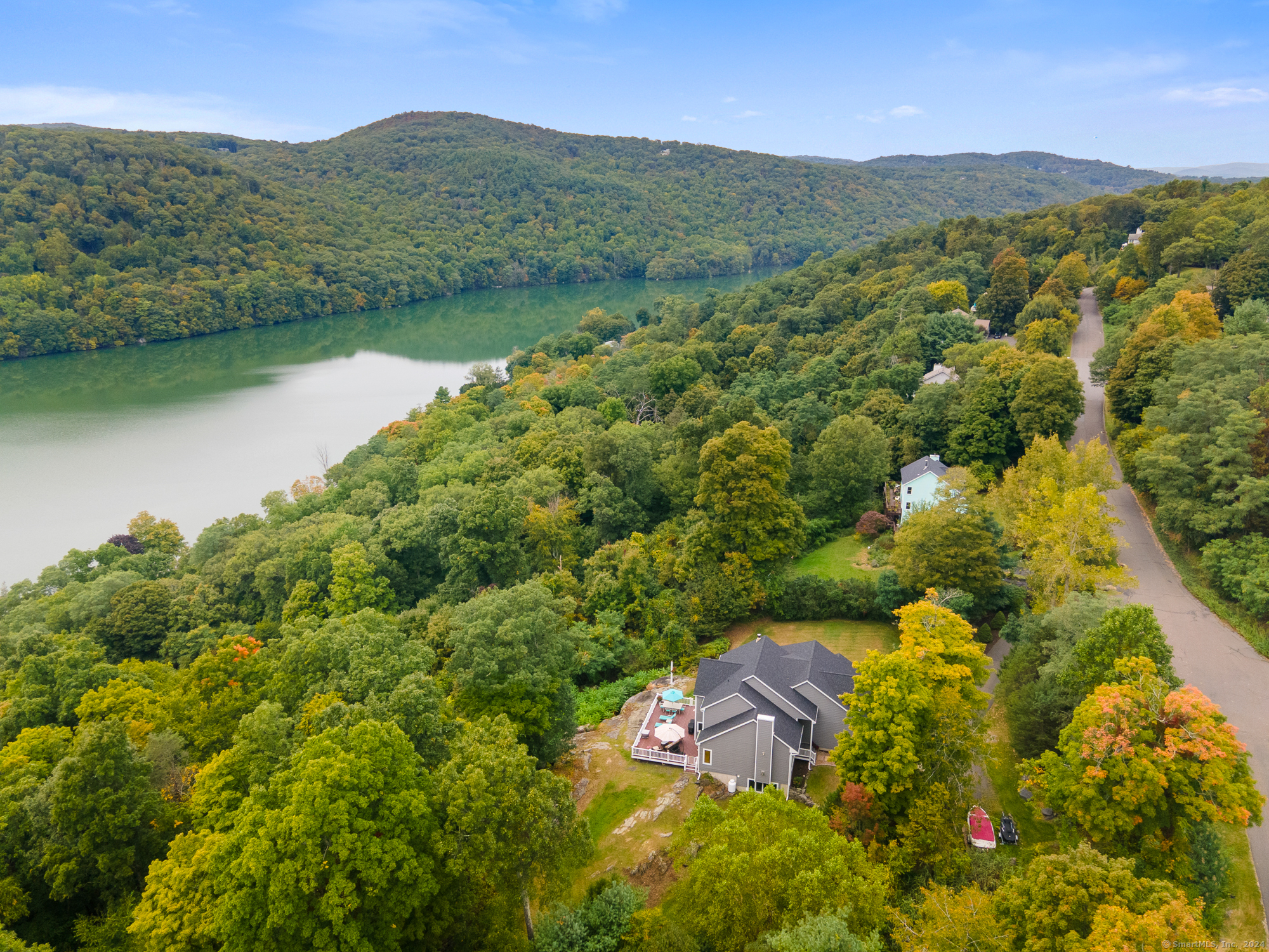14 Squantz View Drive New Fairfield CT 06812
