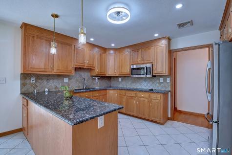 20 Ridgeview Crossing Newington CT 06111