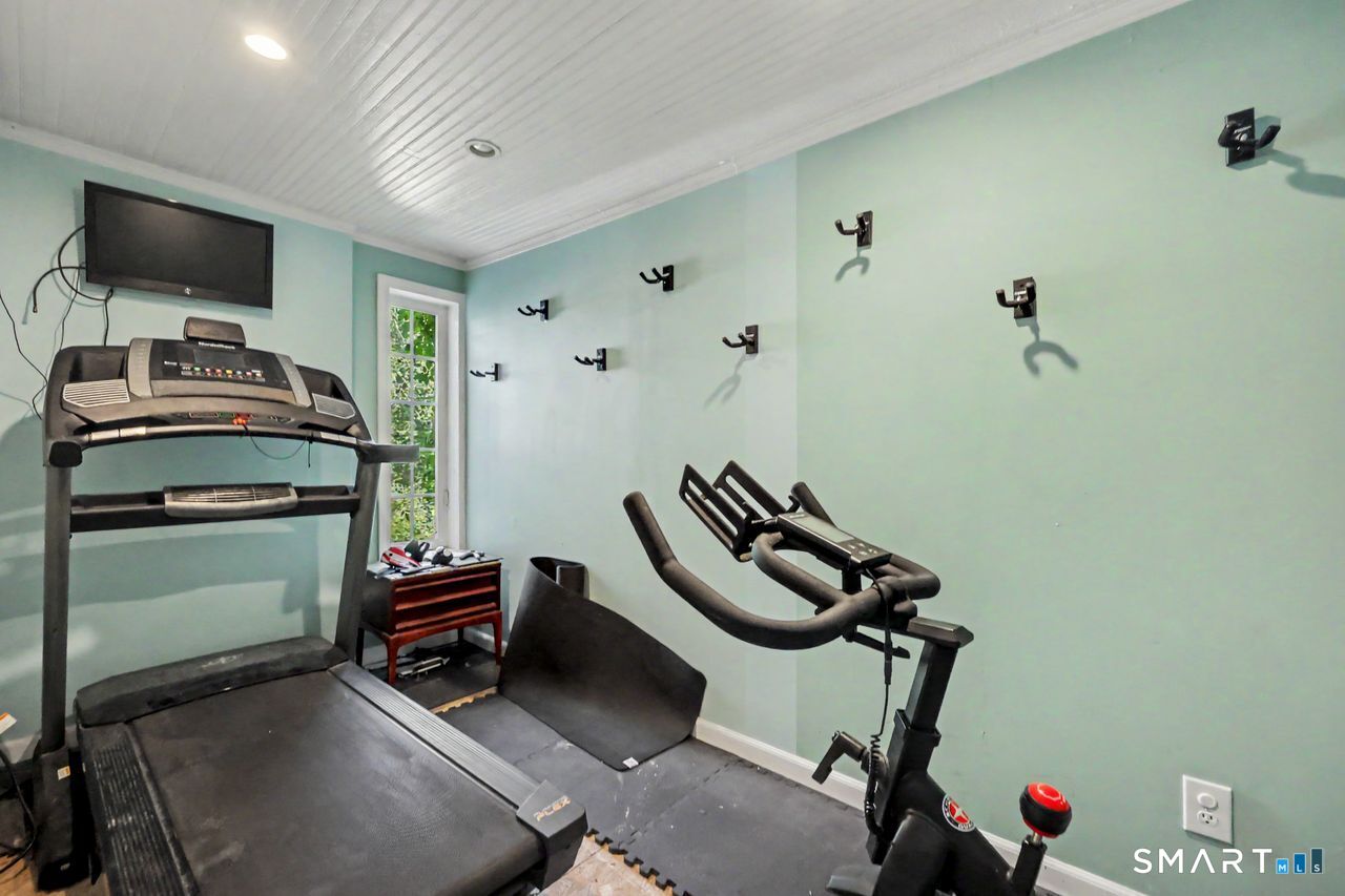 33 Pleasant Street Danbury CT 06810
