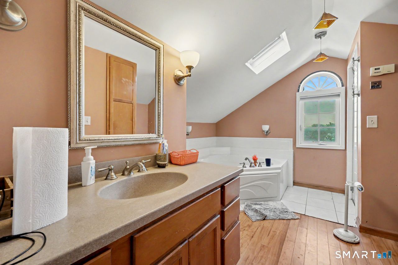 33 Pleasant Street Danbury CT 06810