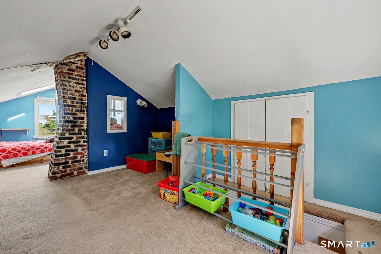 33 Pleasant Street Danbury CT 06810