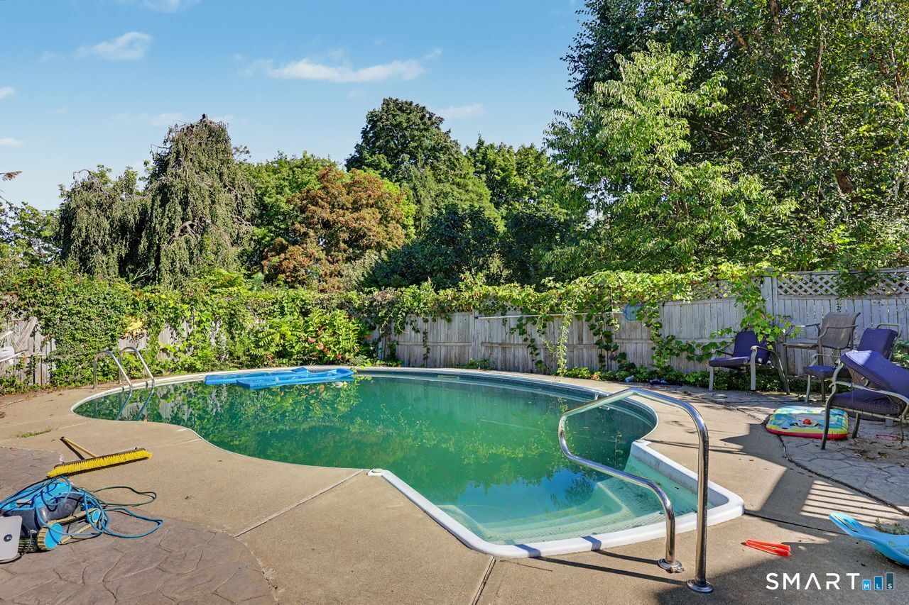 33 Pleasant Street Danbury CT 06810