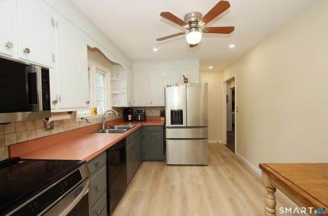 76 Jessie Drive West Haven CT 06516