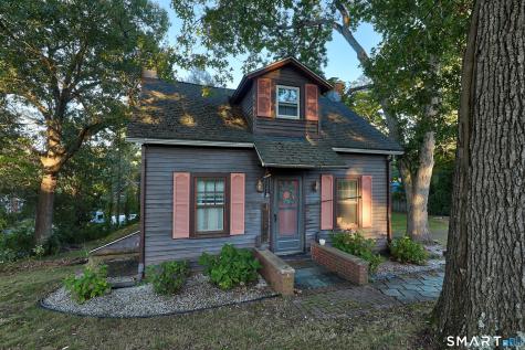 142 Crystal Lake Road Middletown CT 06457