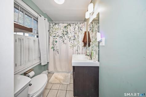 142 Crystal Lake Road Middletown CT 06457