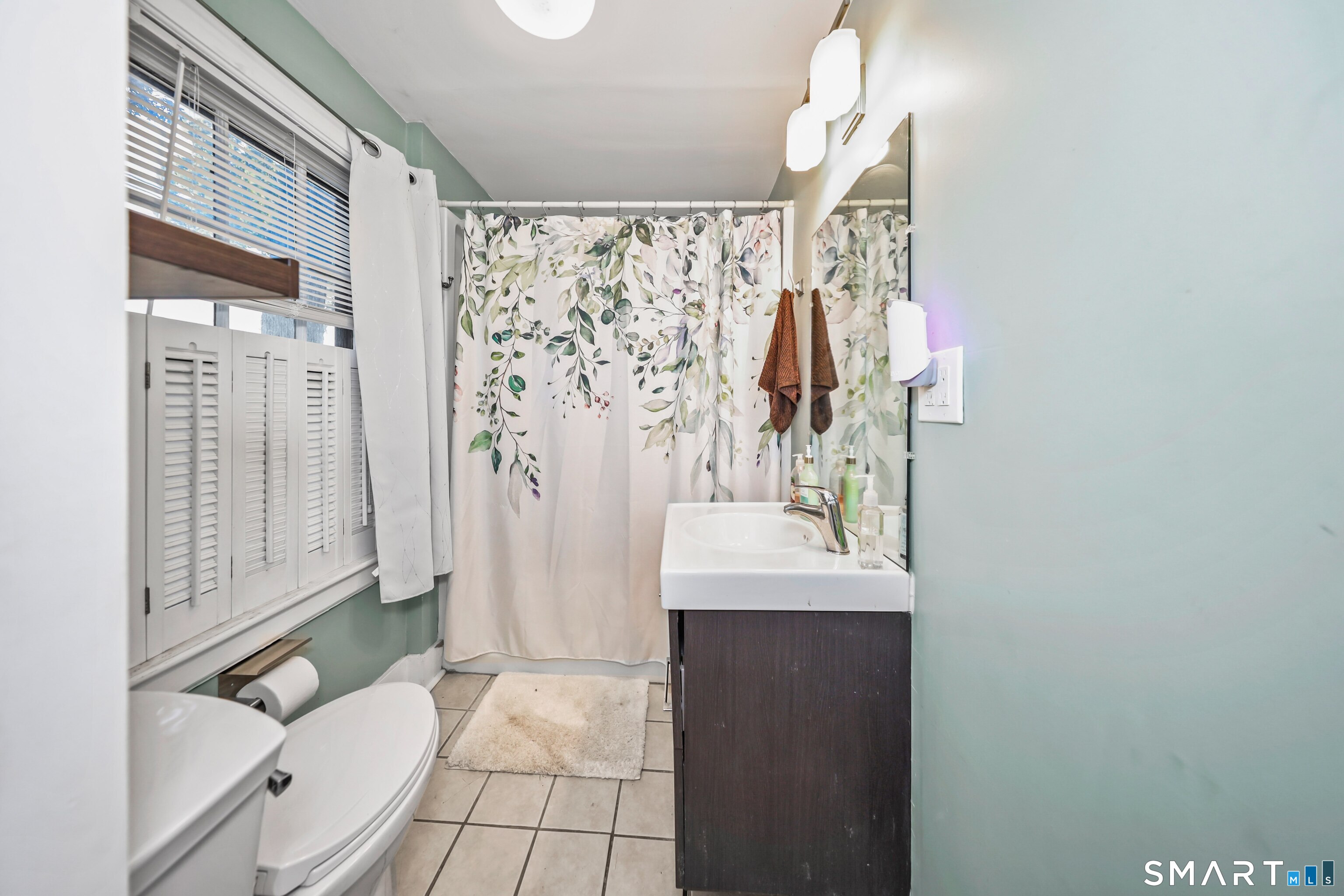 142 Crystal Lake Road Middletown CT 06457