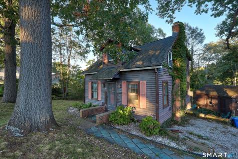 142 Crystal Lake Road Middletown CT 06457