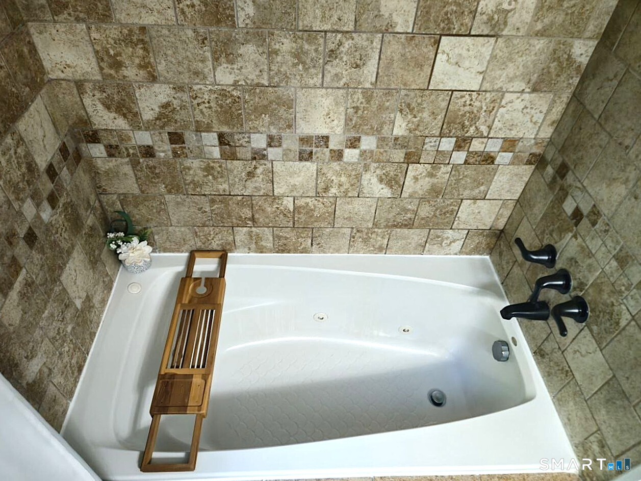 32 Ronald Road Plymouth CT 06786