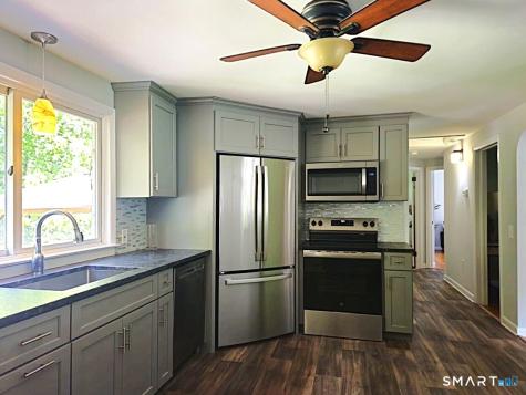 32 Ronald Road Plymouth CT 06786
