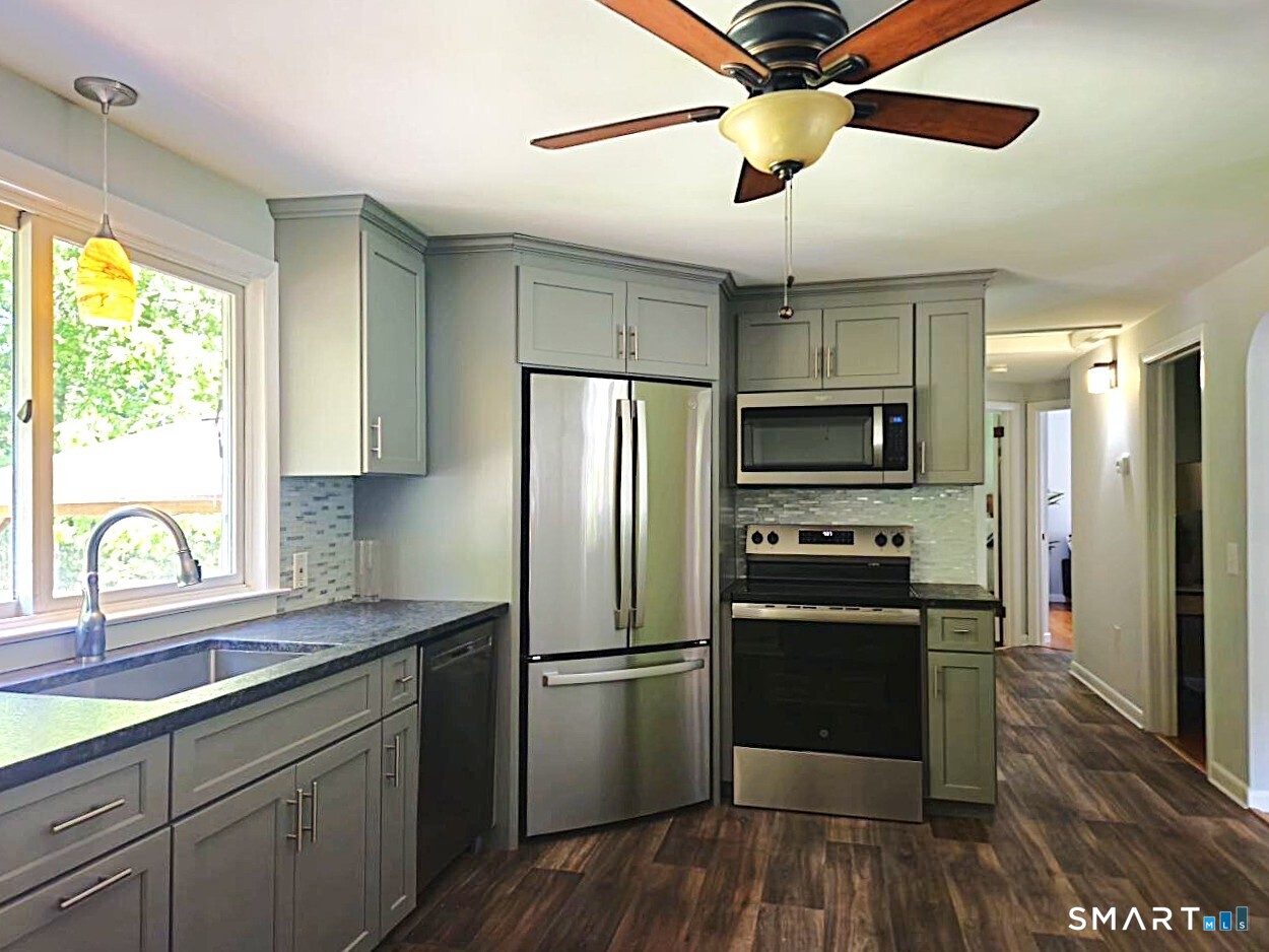 32 Ronald Road Plymouth CT 06786