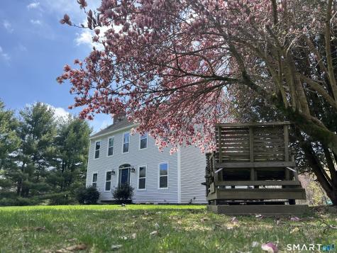 6 Cornfield Lane Woodbridge CT 06525
