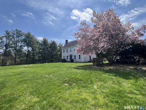 6 Cornfield Lane Woodbridge CT 06525