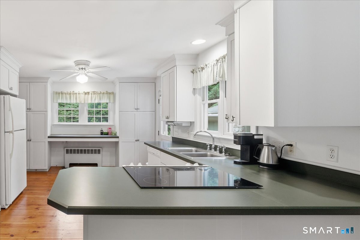 39 Buckingham Street Stonington CT 06379