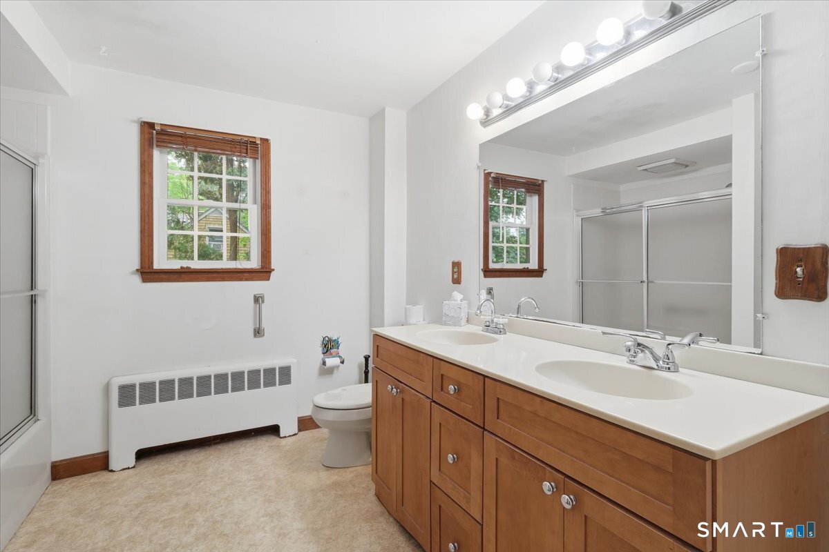 39 Buckingham Street Stonington CT 06379