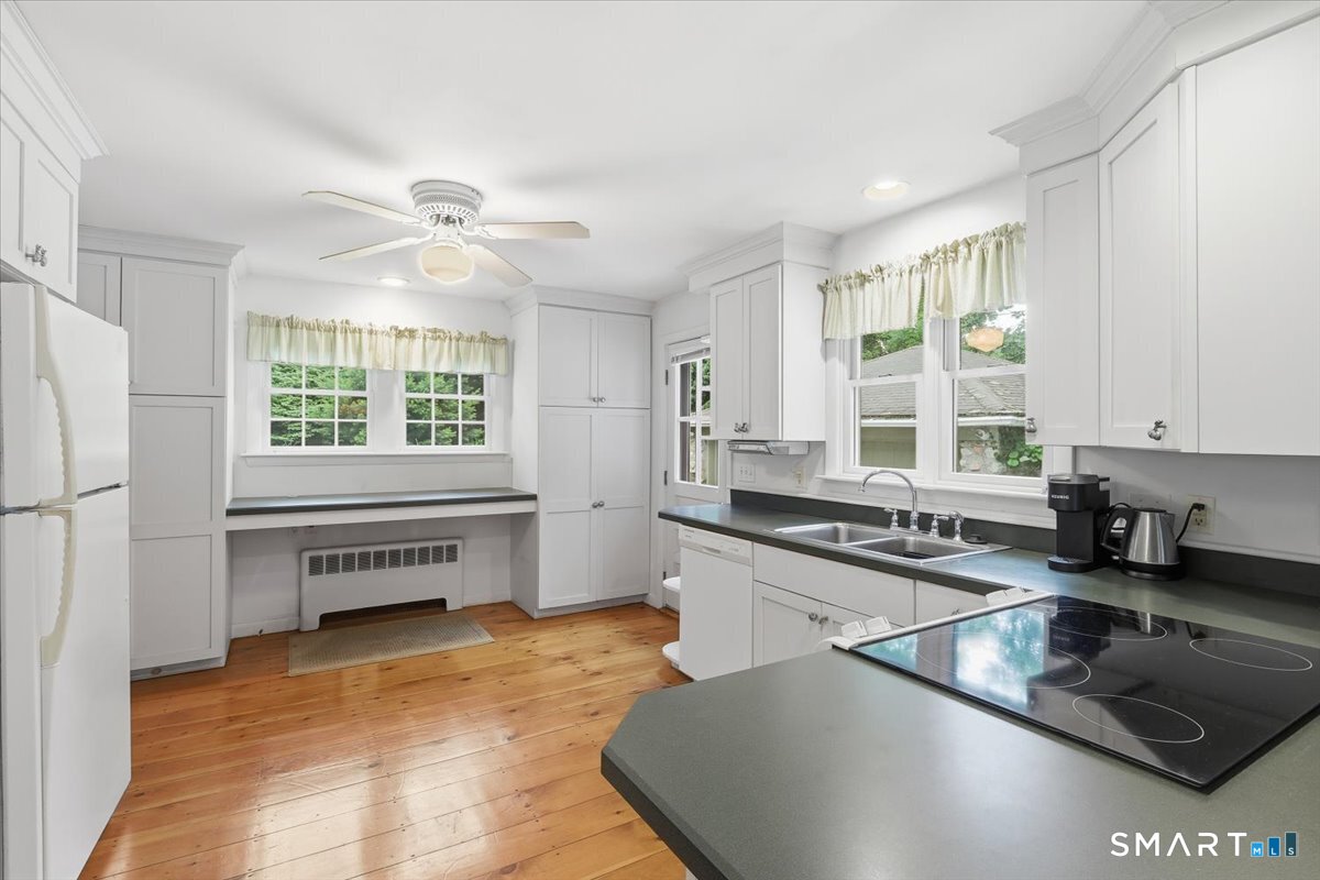 39 Buckingham Street Stonington CT 06379
