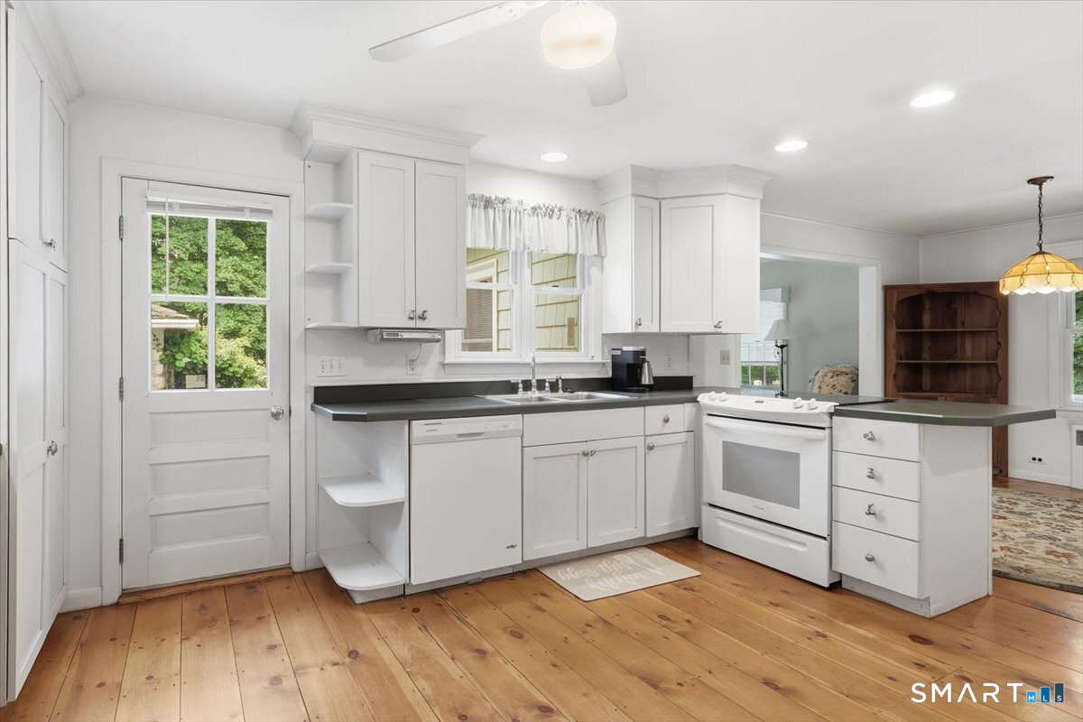 39 Buckingham Street Stonington CT 06379