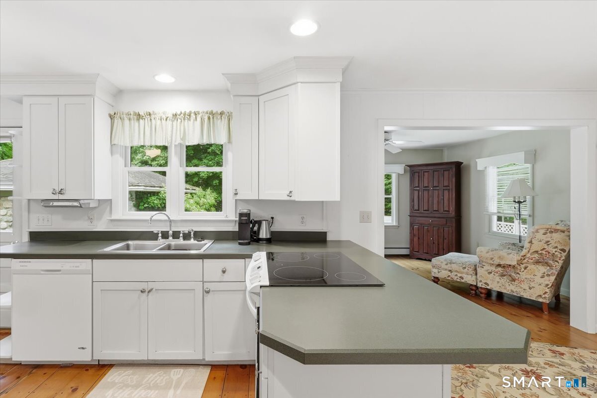 39 Buckingham Street Stonington CT 06379