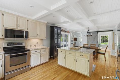 86 Appletree Lane Portland CT 06480