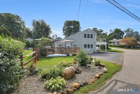 16 Hawthorne Road East Hampton CT 06424