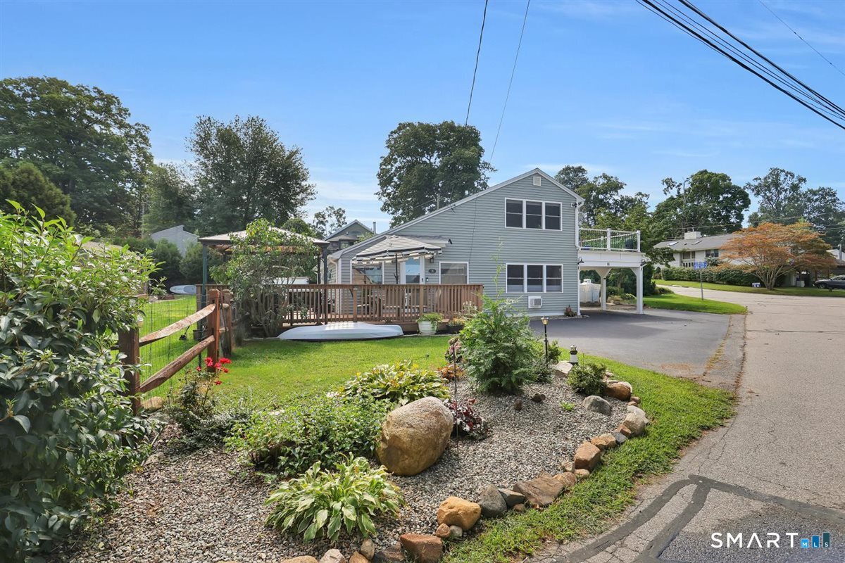16 Hawthorne Road East Hampton CT 06424