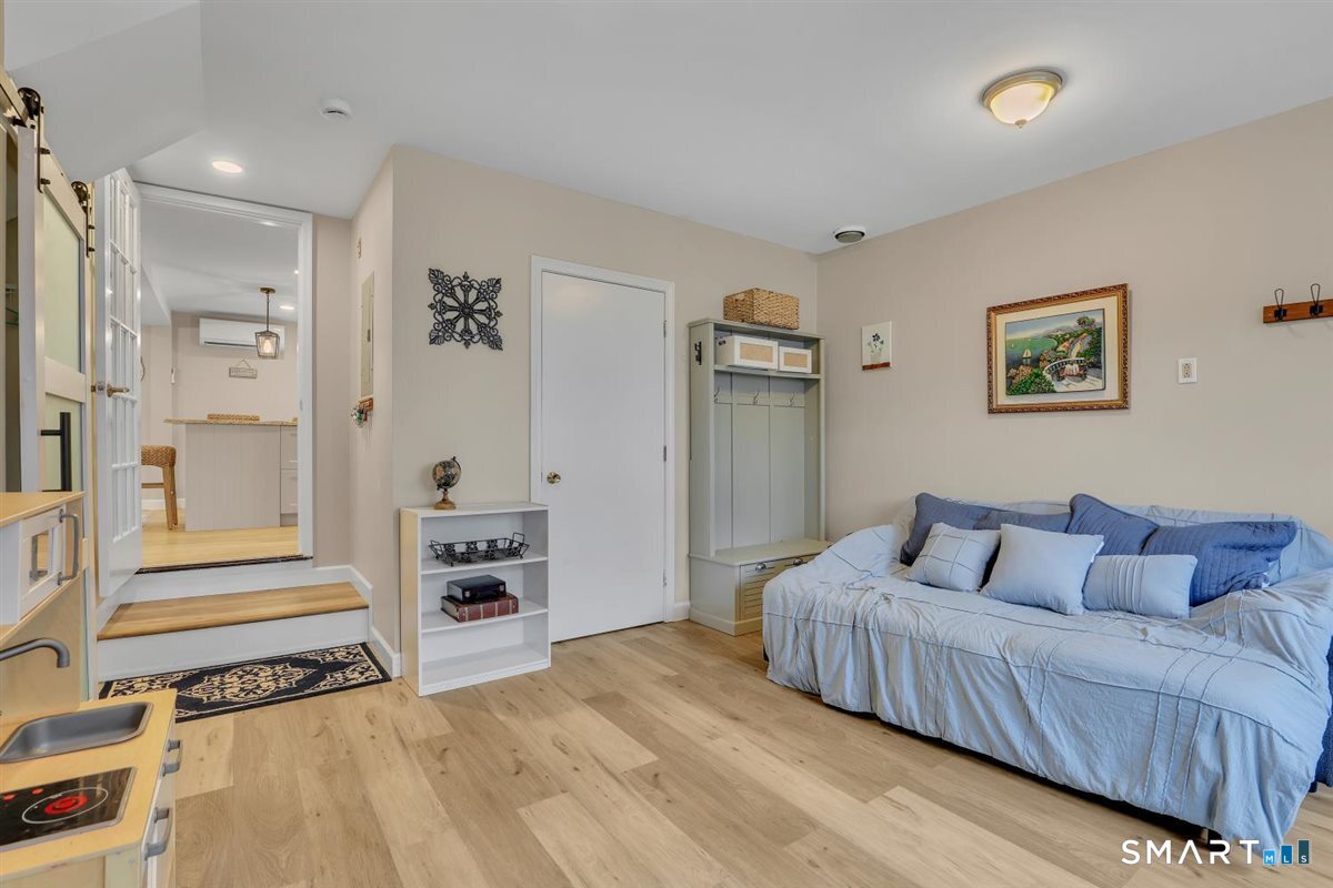 16 Hawthorne Road East Hampton CT 06424