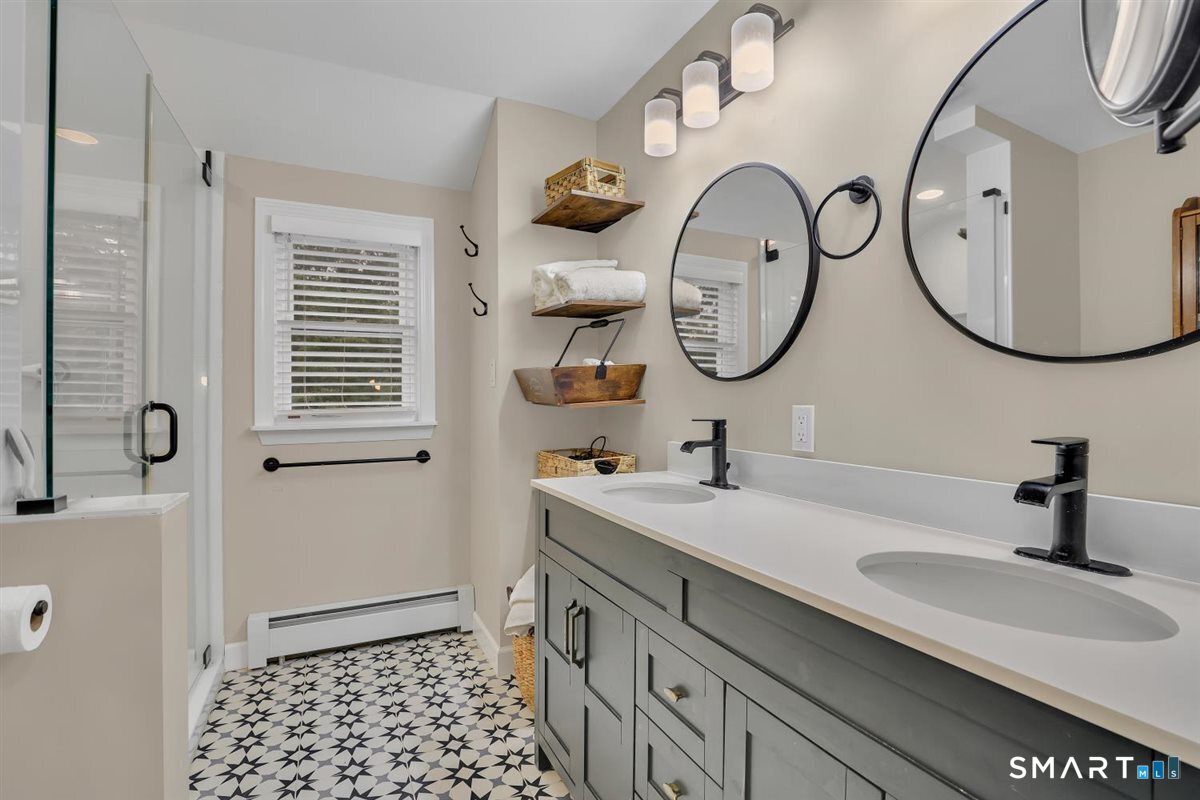 16 Hawthorne Road East Hampton CT 06424
