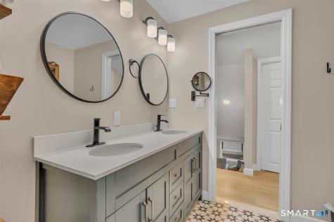16 Hawthorne Road East Hampton CT 06424