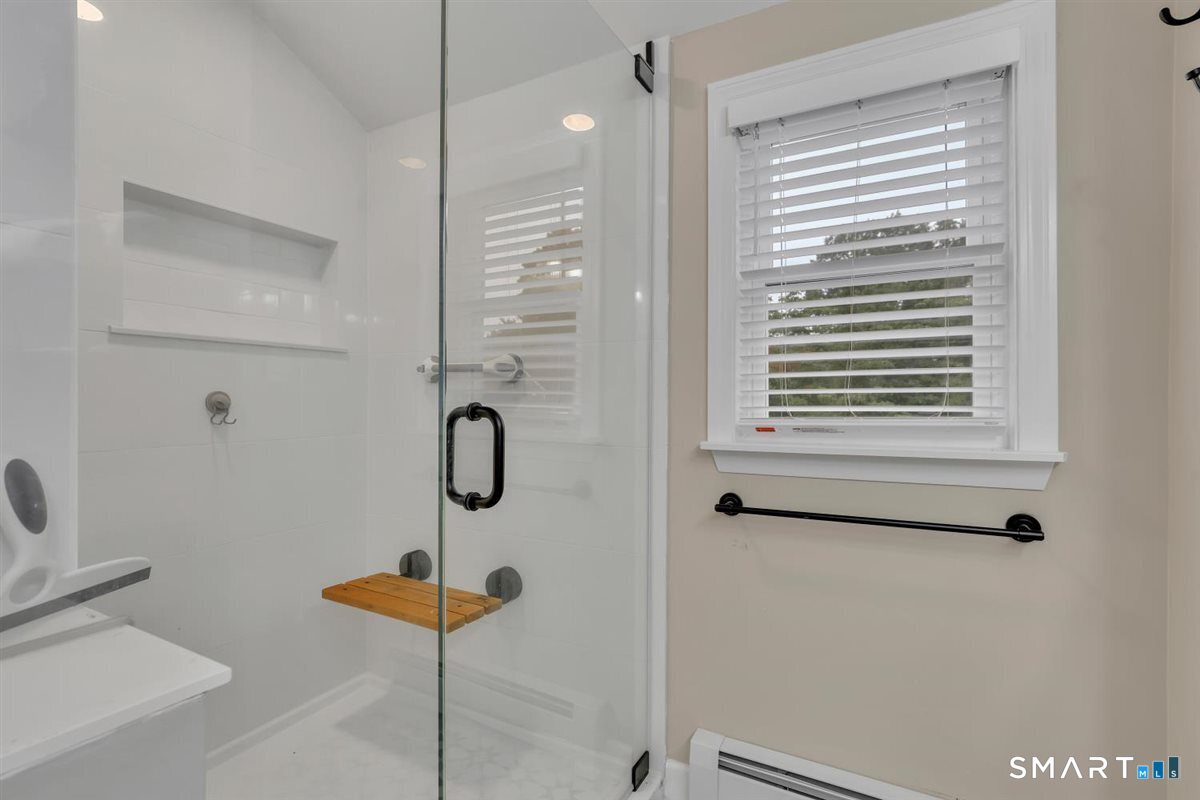 16 Hawthorne Road East Hampton CT 06424