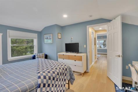 16 Hawthorne Road East Hampton CT 06424