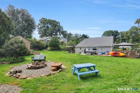 16 Hawthorne Road East Hampton CT 06424