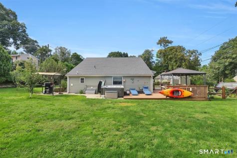 16 Hawthorne Road East Hampton CT 06424