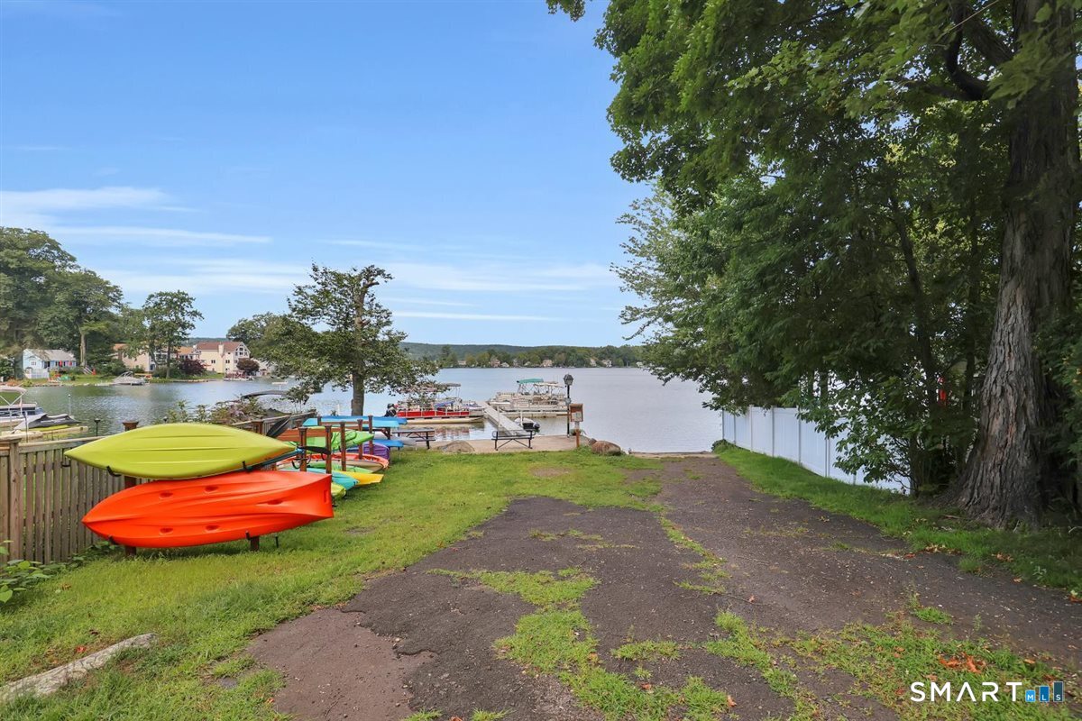 16 Hawthorne Road East Hampton CT 06424