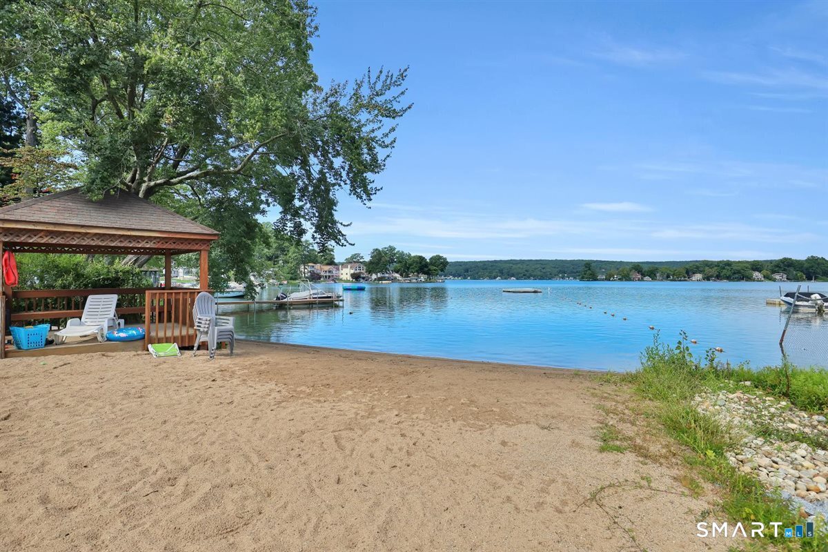 16 Hawthorne Road East Hampton CT 06424