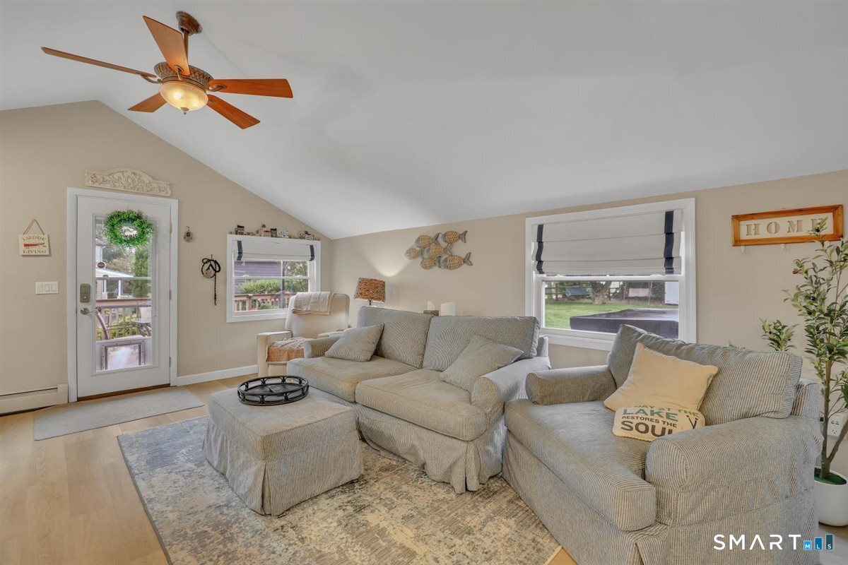 16 Hawthorne Road East Hampton CT 06424