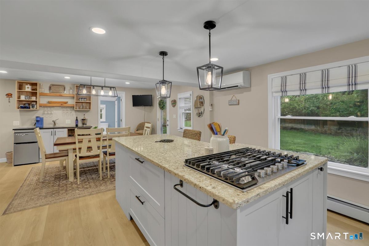 16 Hawthorne Road East Hampton CT 06424