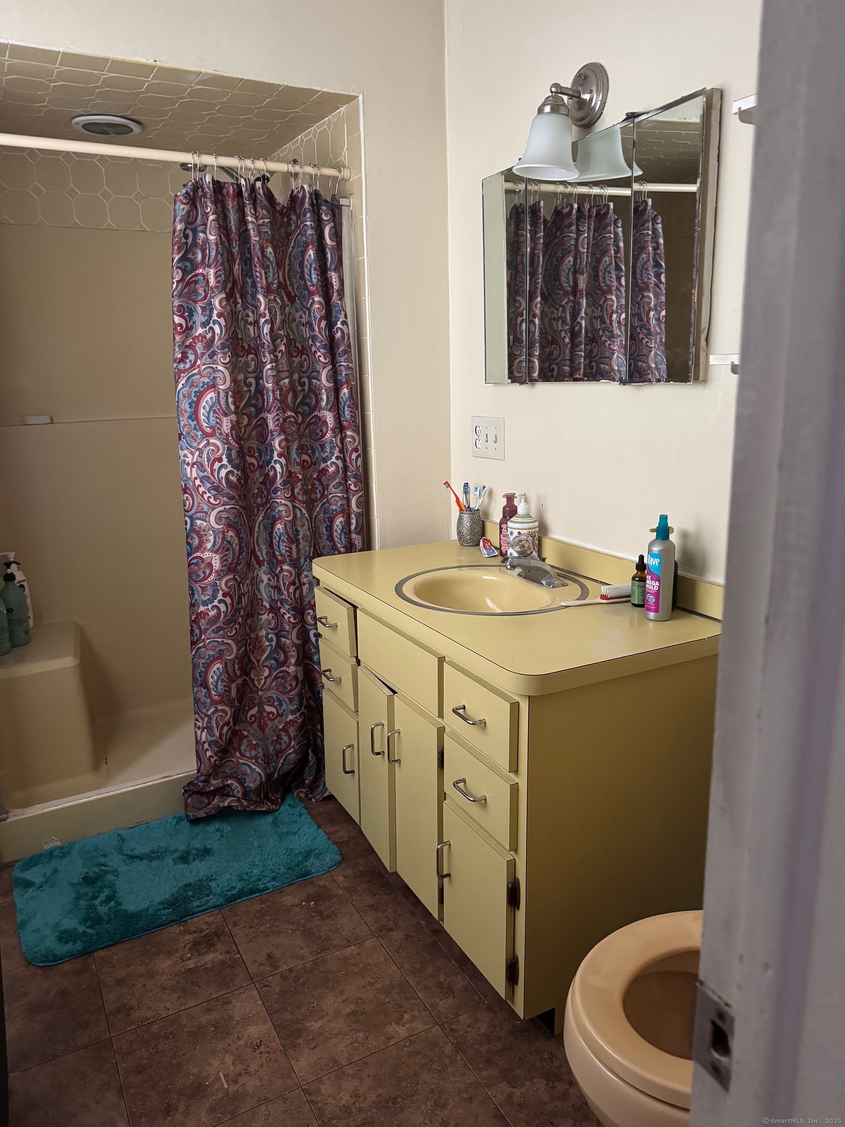 11 Linda Drive Bridgeport CT 06606