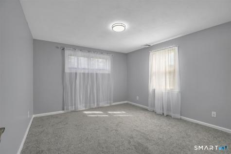 22 Elizabeth Drive Manchester CT 06042