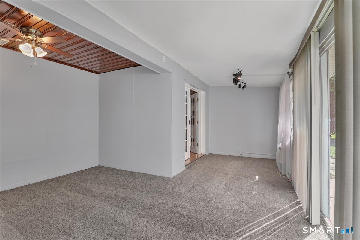 22 Elizabeth Drive Manchester CT 06042