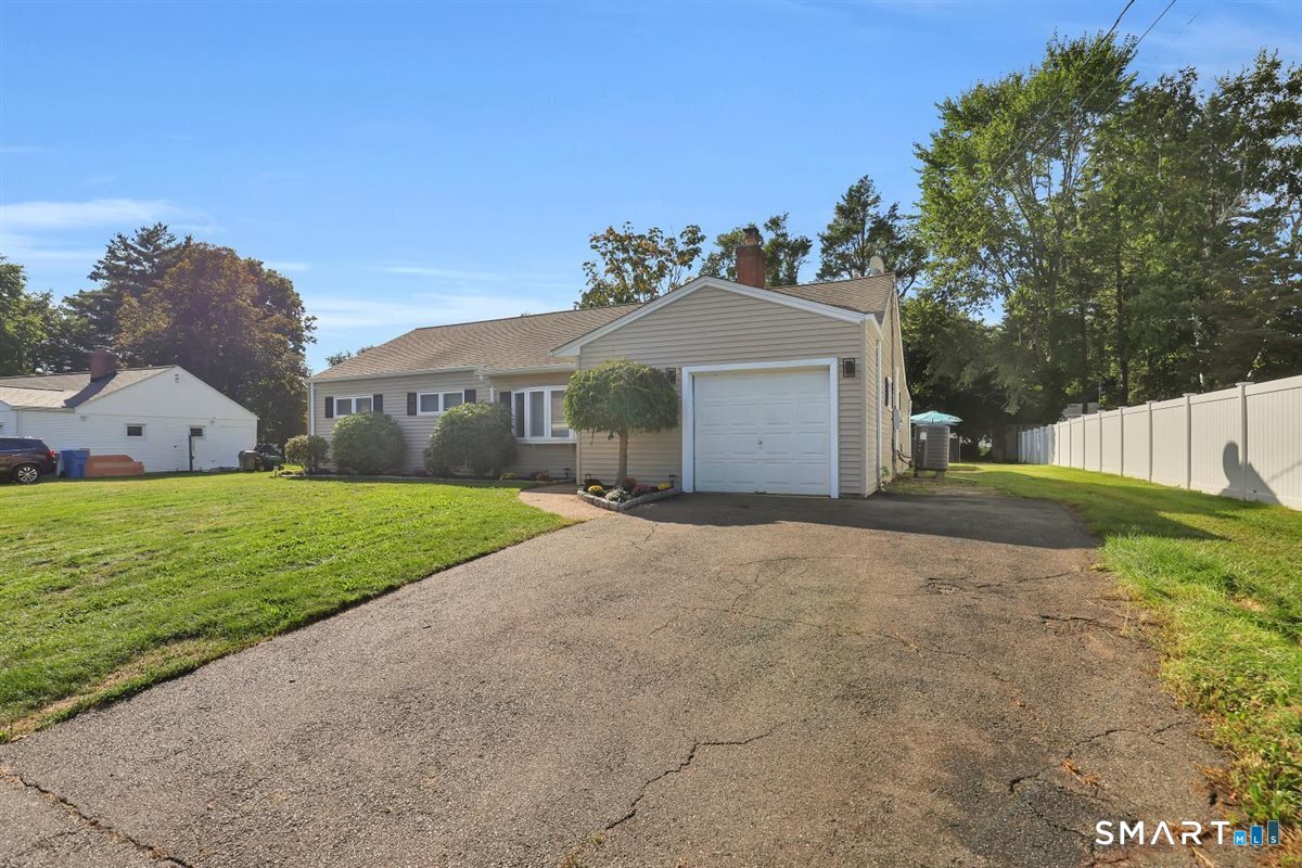 22 Elizabeth Drive Manchester CT 06042