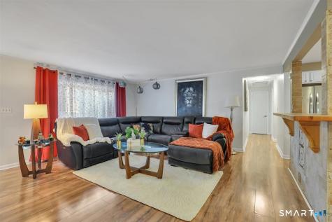 22 Elizabeth Drive Manchester CT 06042