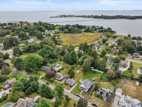 28 Church Street Old Saybrook CT 06475