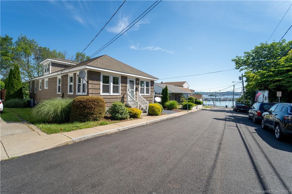 5 Converse Place New London CT 06320