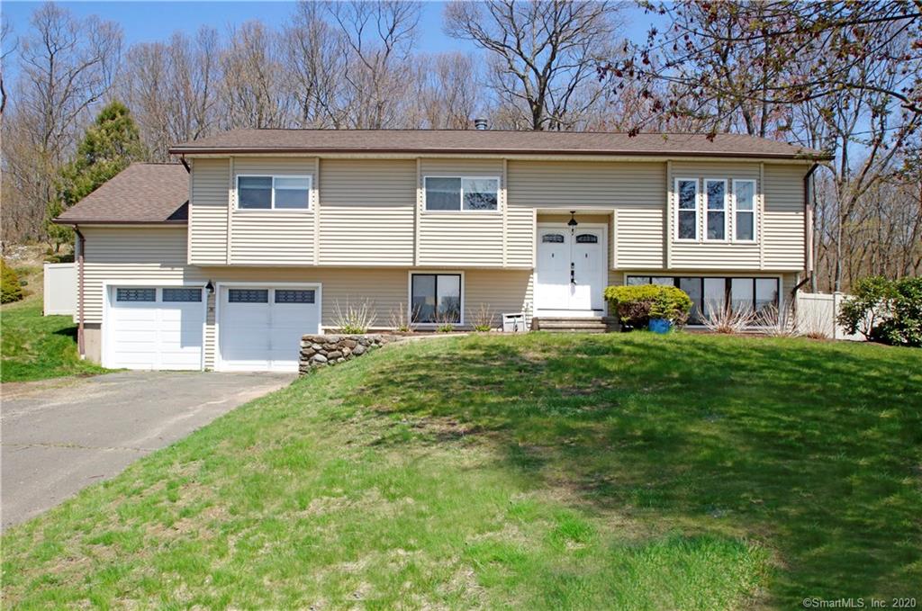76 Village Circle Naugatuck CT 06770