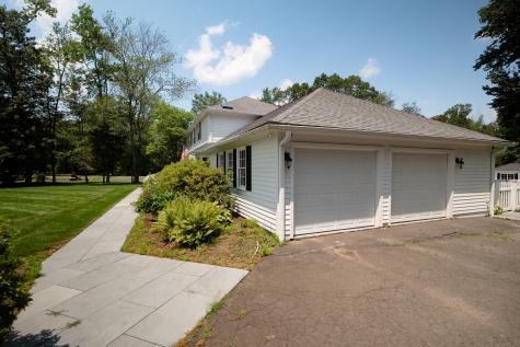 4 Old Woods Road Brookfield CT 06804